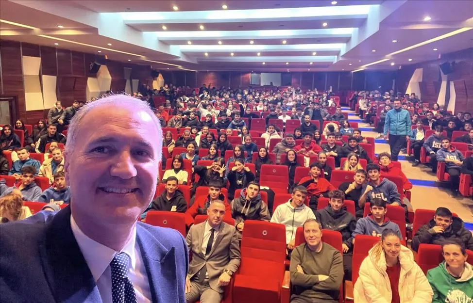 “Sizin Fikirlerinizle Dünya Değişir”