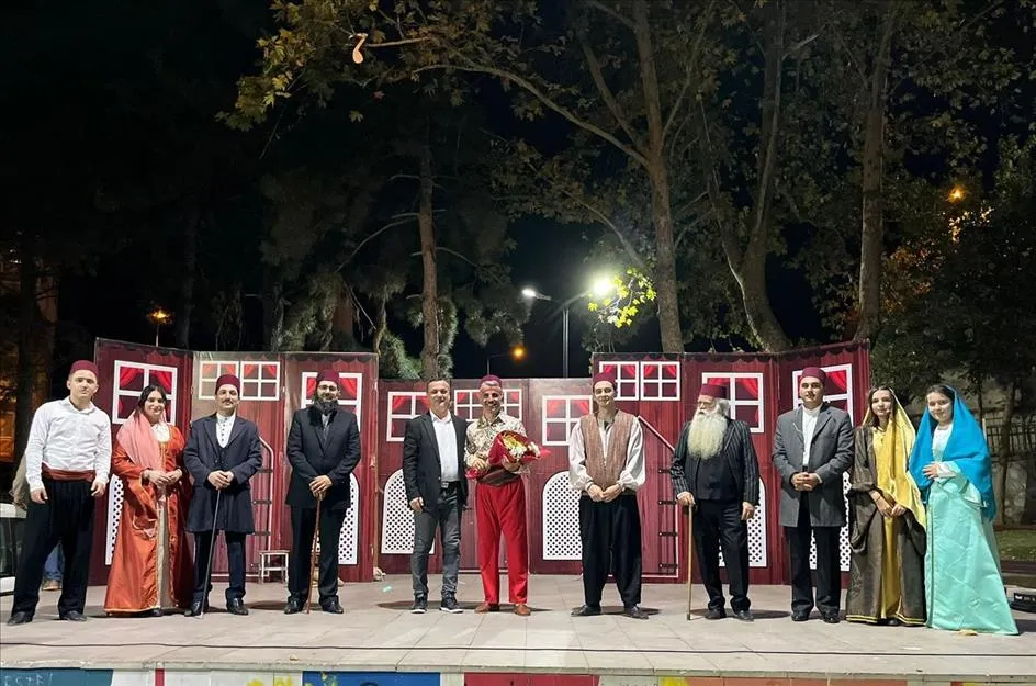 İnegöl Belediyesi Şehir Tiyatrosu Komşu İlçeye Konuk Oldu