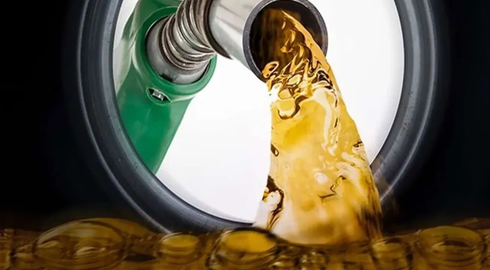 Araç sahiplerine güzel haber! Benzine indirim geldi