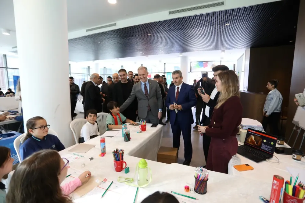 İnegöl’de Bilim Şöleni Başladı