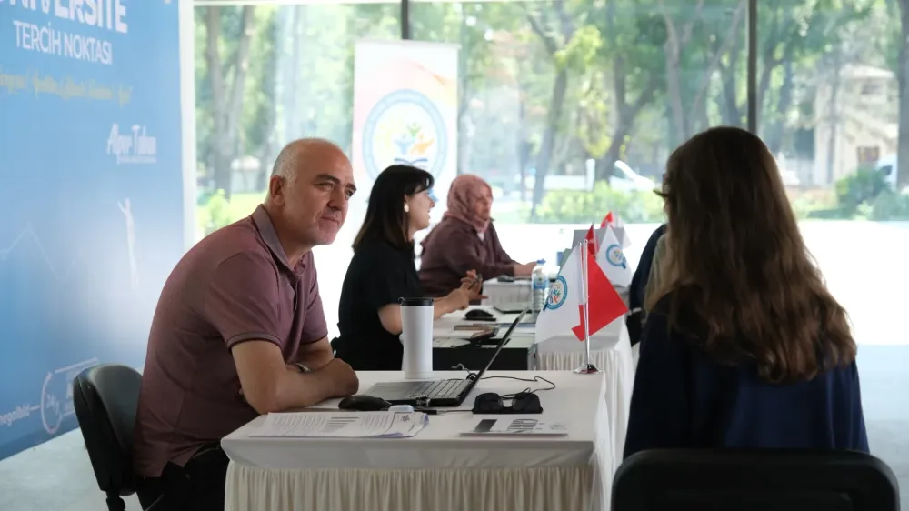 İnegöl Belediyesi’nden Öğrencilere Ücretsiz Yks Tercih Danışmanlığı