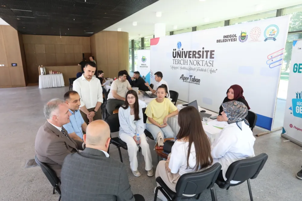 İnegöl Belediyesi Tercih Sürecinde De Öğrencilerin Yanında