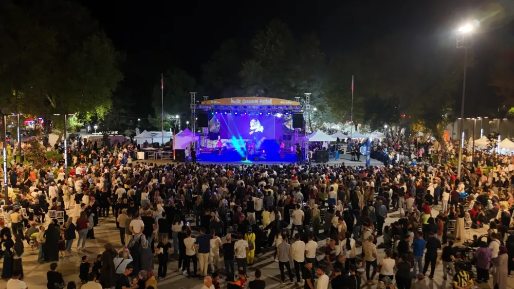 İnegöl Gastronomi Festivali’nde Lezzet Şöleni Retrobüs Coşkusuyla Taçlandı